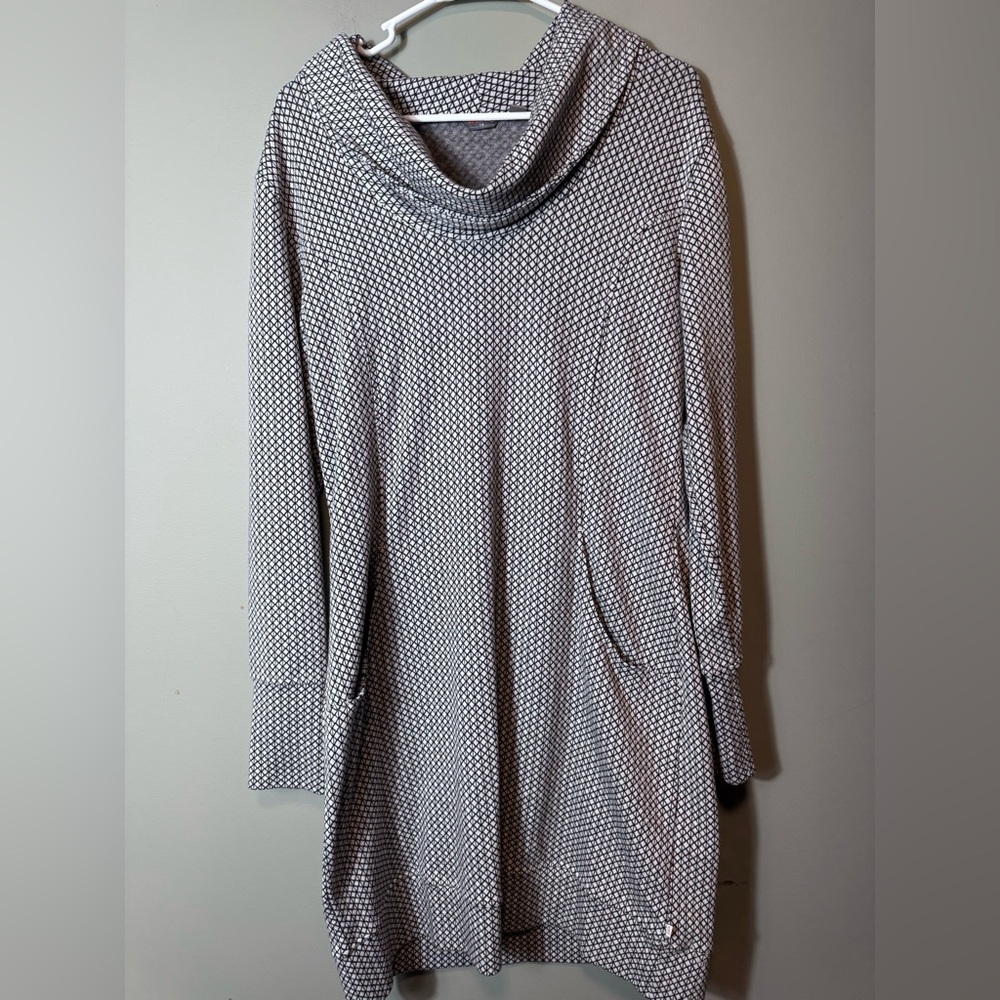 Merrell Trailhead Women’s Tuetleneck Sweater dress in a‎ gray and white Large